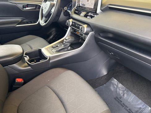 Certified 2025 Toyota RAV4 XLE image 19