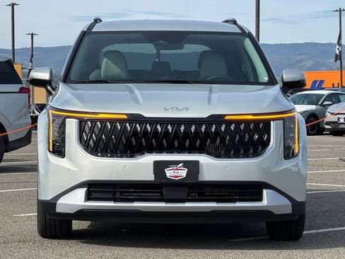 New 2026 Kia Carnival EX FWD image 9
