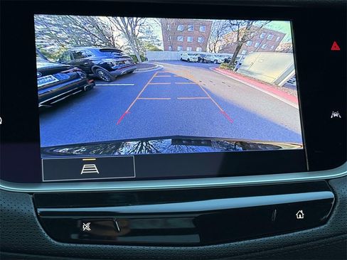 Used 2025 Cadillac XT6 Luxury image 7