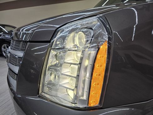 Used 2014 Cadillac Escalade Platinum image 10