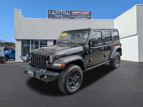 Used 2023 Jeep Wrangler Unlimited w/ Cold Weather Group AWD/4WD image 8