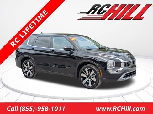 New 2026 Mitsubishi Outlander SE image 1