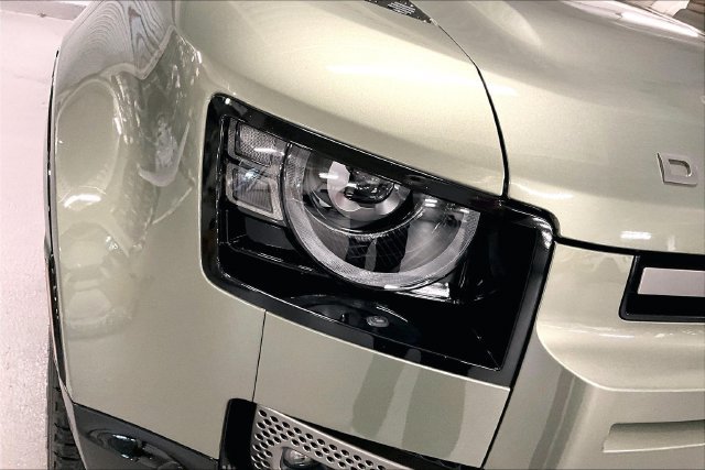 Used 2022 Land Rover Defender 110 X-Dynamic HSE AWD/4WD image 28