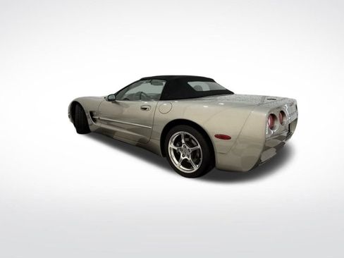 Used 2000 Chevrolet Corvette Convertible w/ Memory Pkg image 2