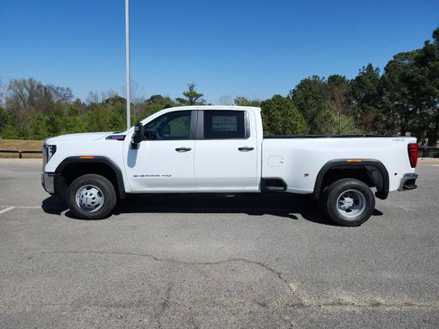 New 2026 GMC Sierra 3500 Pro AWD/4WD image 2