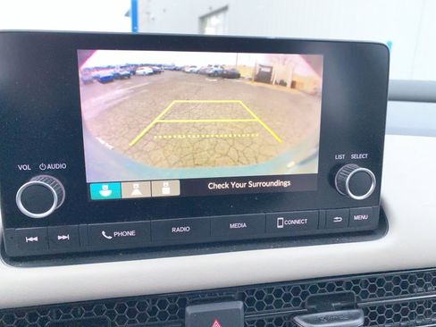 Certified 2025 Honda HR-V LX image 3