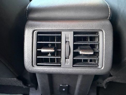 Used 2020 Mitsubishi Outlander SEL image 23