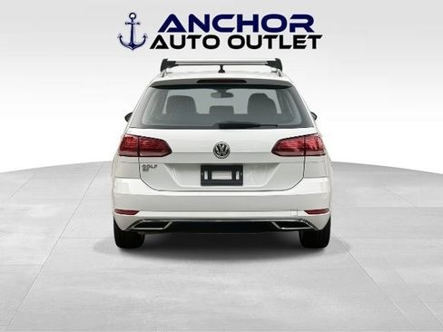 Used 2019 Volkswagen Golf SE image 7