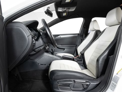 Used 2016 Volkswagen Jetta Sport image 14