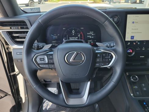 Used 2024 Lexus GX 550 w/ Accessory Package (Z1) AWD/4WD image 31