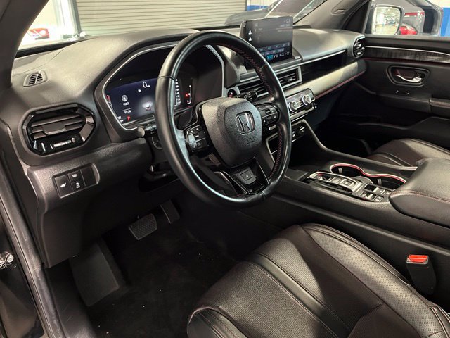 Used 2025 Honda Pilot Black Edition image 19