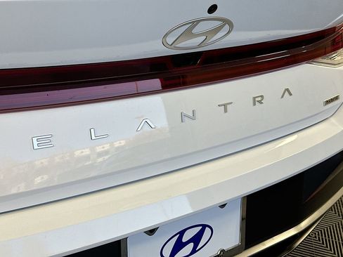 New 2026 Hyundai Elantra Limited image 21