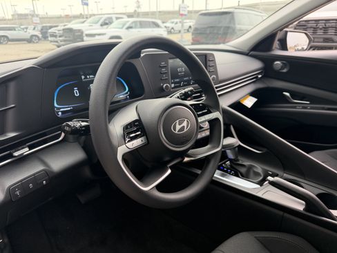 New 2026 Hyundai Elantra SE FWD image 26