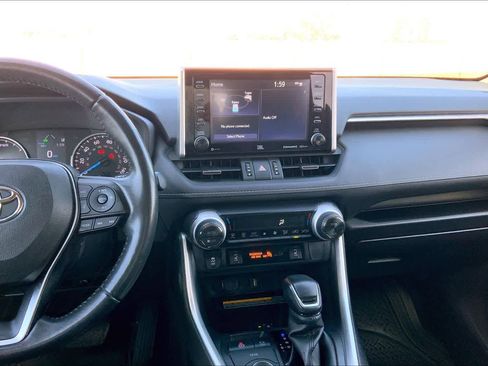 Certified 2021 Toyota RAV4 XLE Premium image 6