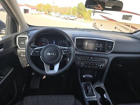 Used 2020 Kia Sportage LX FWD image 12