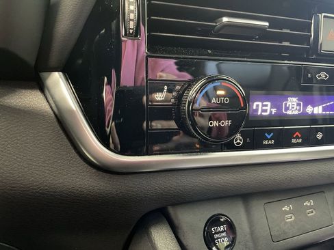 Certified 2024 Nissan Rogue SL w/ SL Premium Package image 30