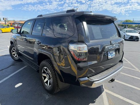Used 2017 Toyota 4Runner TRD Off-Road AWD/4WD image 5