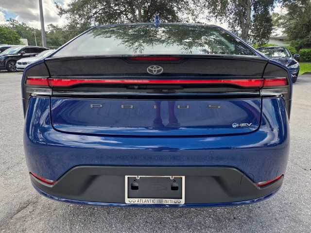 Used 2024 Toyota Prius LE FWD image 6