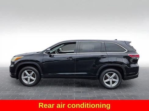 Used 2015 Toyota Highlander Plus FWD image 5