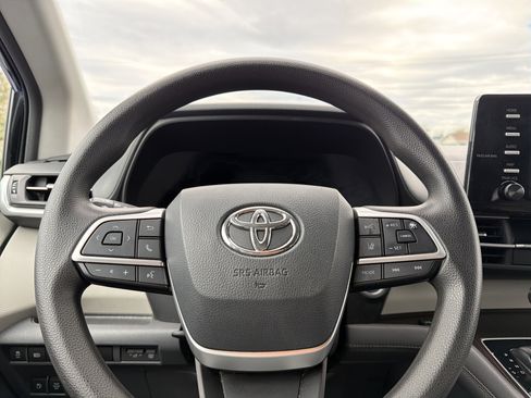 Certified 2021 Toyota Sienna LE AWD/4WD image 14