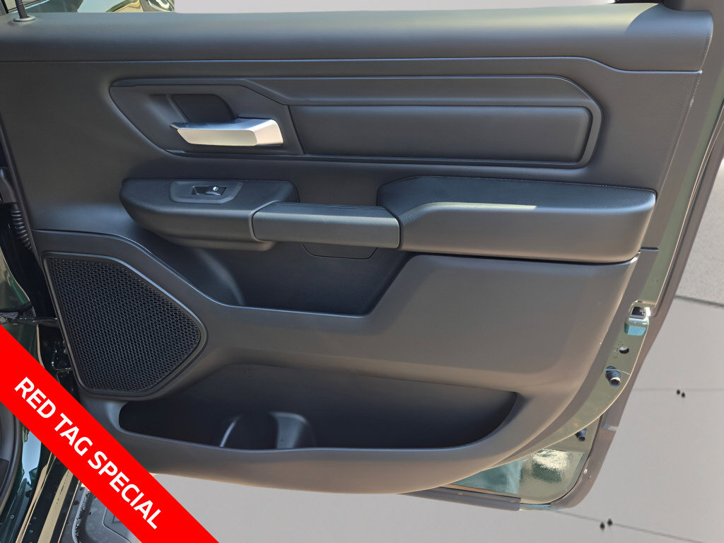 New 2026 RAM 1500 Express AWD/4WD image 16