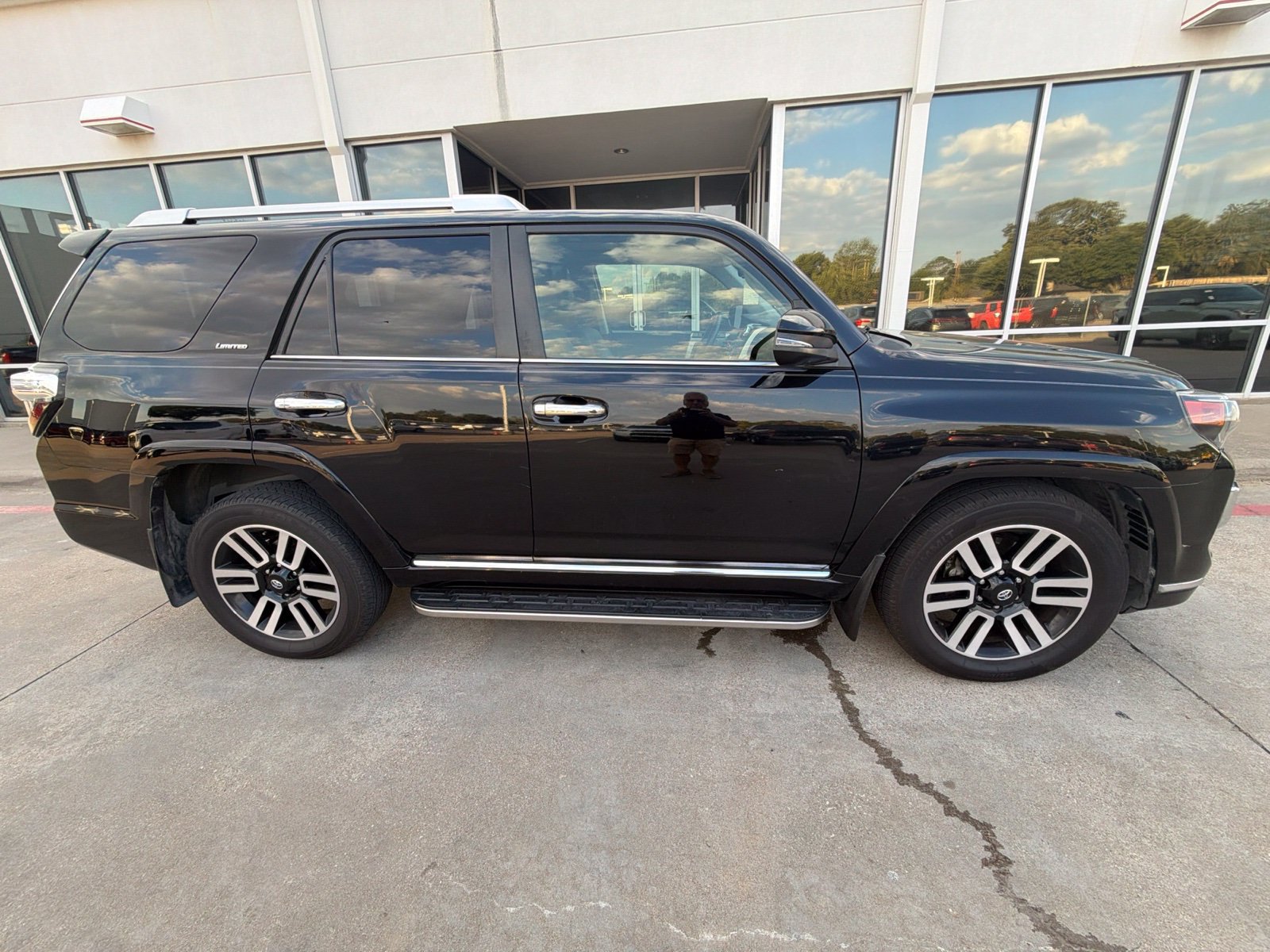 Used 2022 Toyota 4Runner Limited RWD image 2