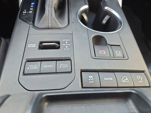 Used 2022 Toyota Highlander XLE image 30