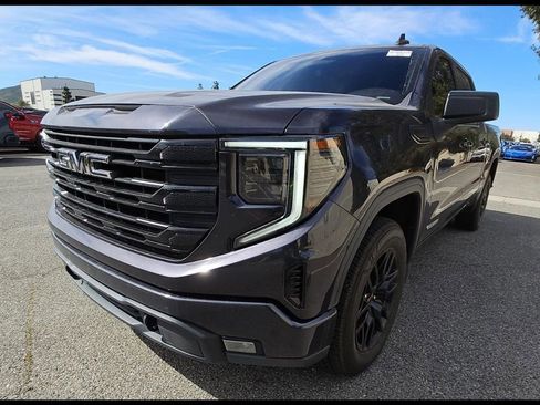 Used 2022 GMC Sierra 1500 Elevation image 1