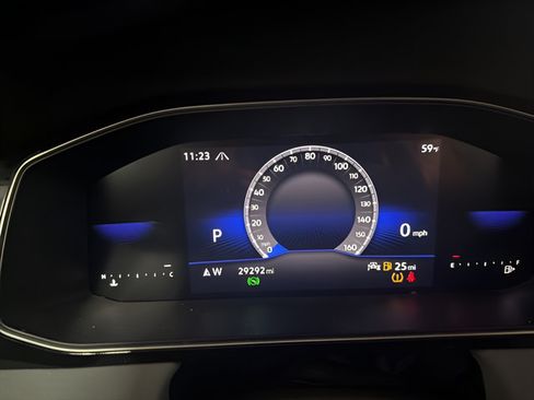 Used 2025 Volkswagen Jetta SE FWD image 19