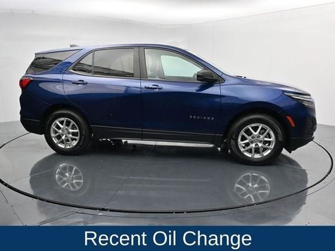 Used 2022 Chevrolet Equinox LS w/ LS Convenience Package AWD/4WD image 12