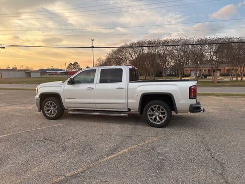 Used 2018 GMC Sierra 1500 SLT image 11