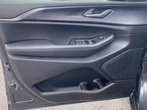 New 2025 Jeep Grand Cherokee L Laredo image 12