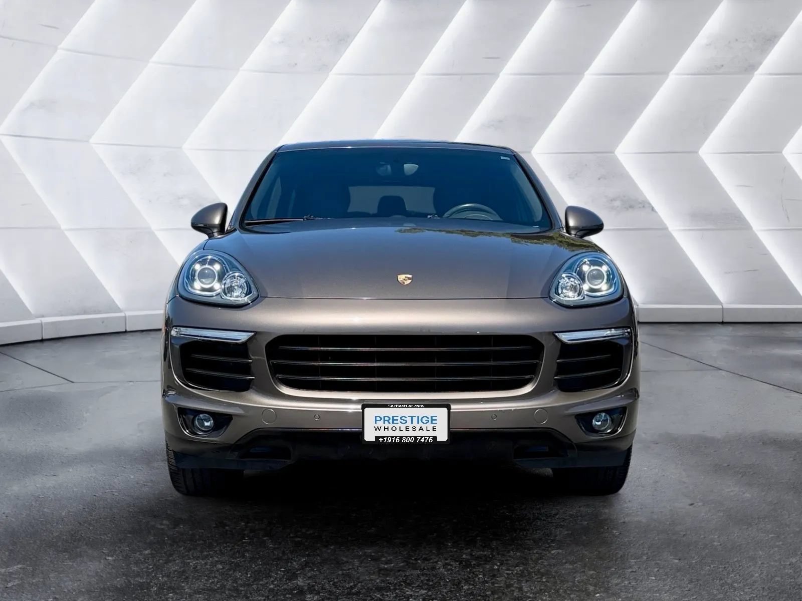 Used 2016 Porsche Cayenne AWD/4WD image 2