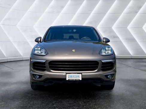 Used 2016 Porsche Cayenne AWD/4WD image 2