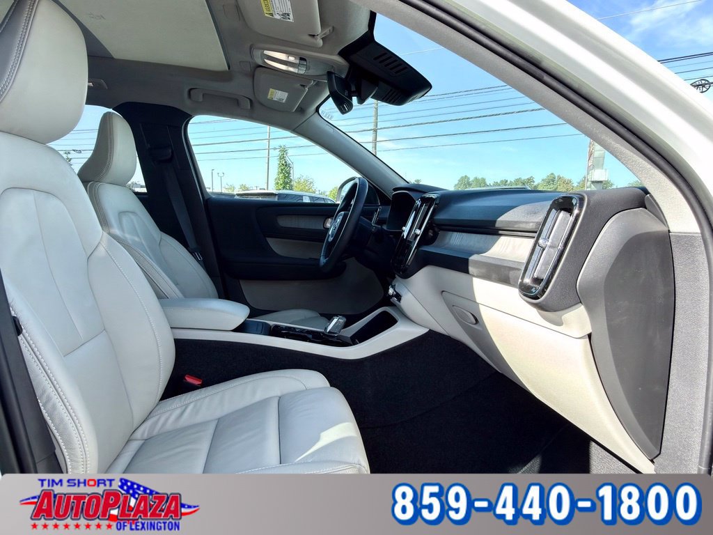 Used 2023 Volvo XC40 B4 Ultimate FWD image 36