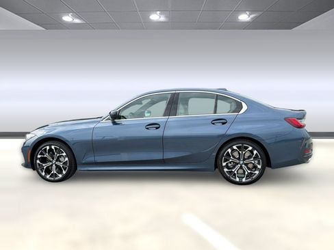 Used 2026 BMW 330i Sedan w/ Premium Package RWD image 2