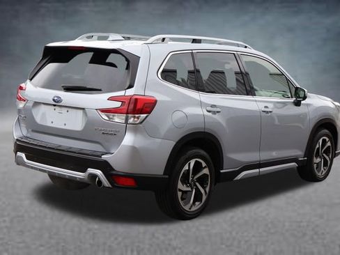 Used 2023 Subaru Forester Touring AWD/4WD image 3