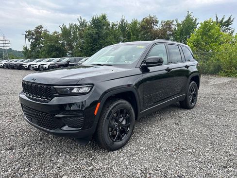 New 2025 Jeep Grand Cherokee Altitude image 1