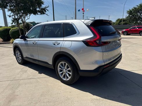 Used 2024 Honda CR-V EX image 4