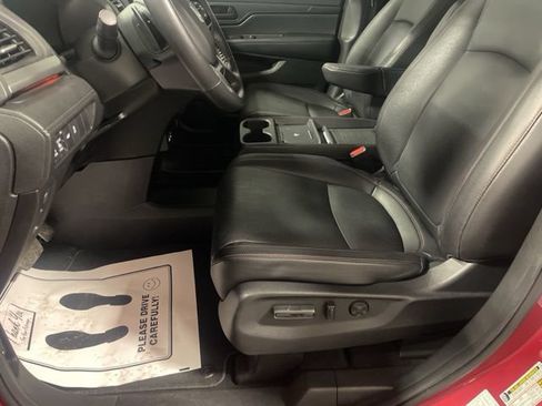 Used 2025 Honda Odyssey Sport-L image 17
