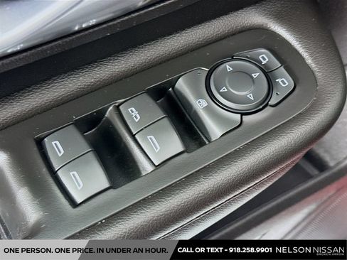 Used 2022 GMC Terrain SLE w/ Driver Convenience Package FWD image 18