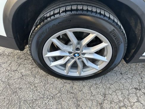 Used 2022 BMW X5 xDrive40i w/ Premium Package image 12