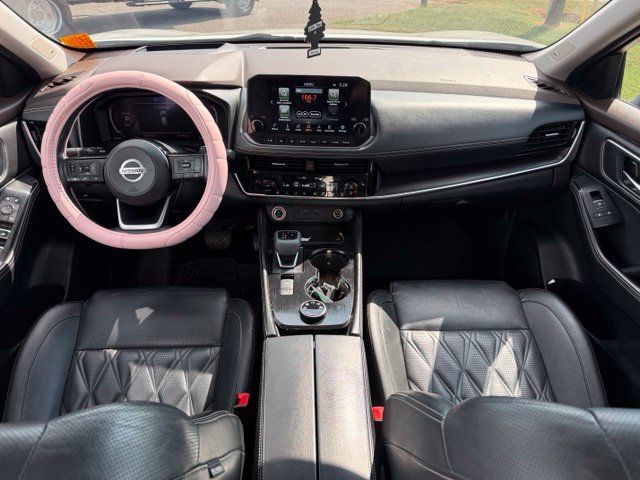 Used 2021 Nissan Rogue Platinum AWD/4WD image 13
