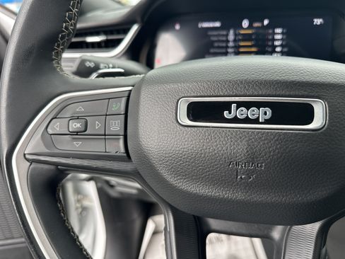 Used 2023 Jeep Grand Cherokee L Laredo AWD/4WD image 26