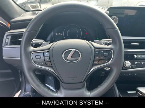 Used 2023 Lexus ES 350 w/ Premium Package FWD image 9