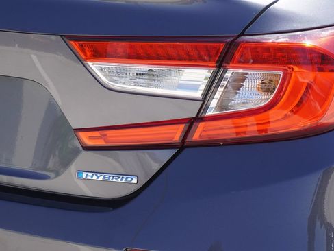 Used 2021 Honda Accord Hybrid image 11
