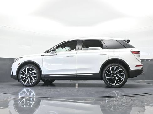 Used 2023 Lincoln Corsair Reserve AWD/4WD image 54