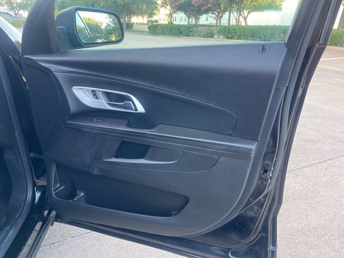 Used 2017 Chevrolet Equinox LT FWD image 19