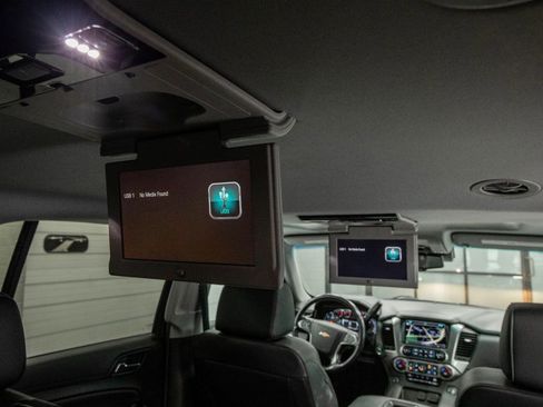 Used 2019 Chevrolet Suburban LT image 27