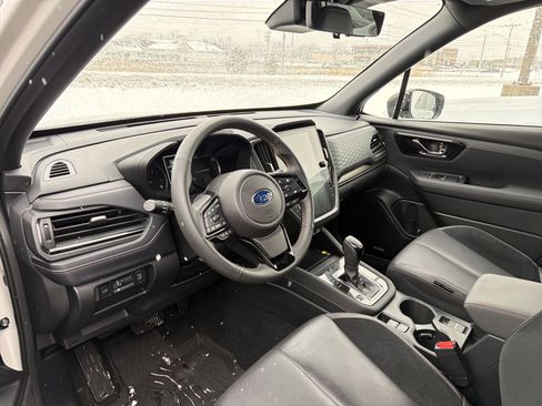 Used 2025 Subaru Forester Touring w/ Popular Package - Touring image 8